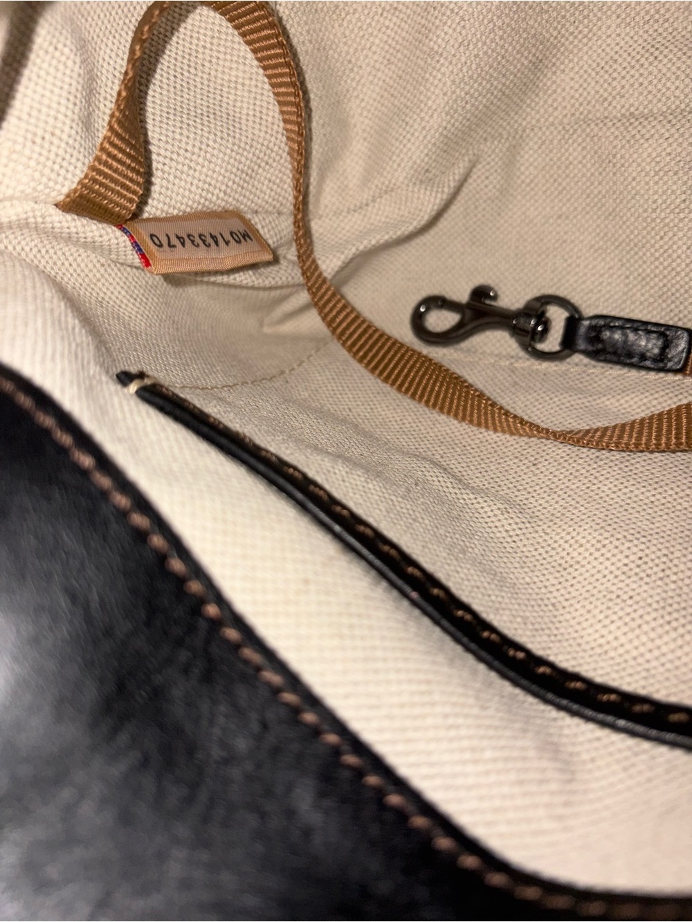 Dooney & Bourke Women's Black Florentine Hobo 26 Bag - Picture 7 of 8